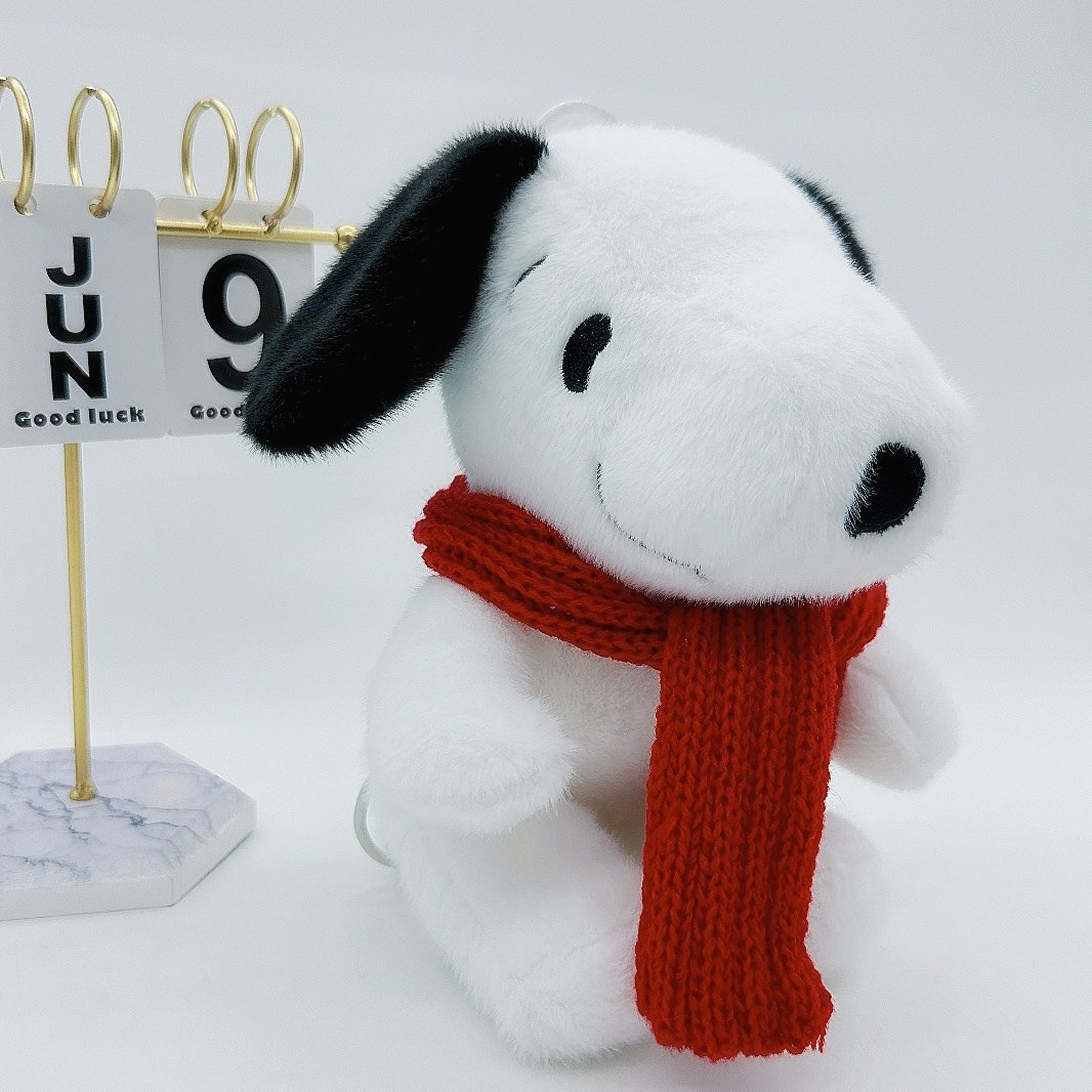 Peluche Snoopy con Bufanda de Punto 25cm