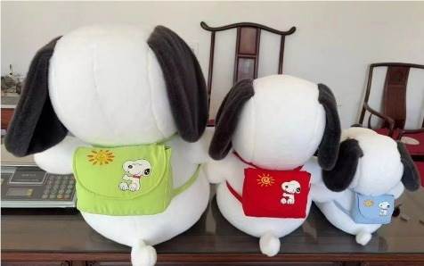 Peluche Snoopy con Mochila Escolar 33cm