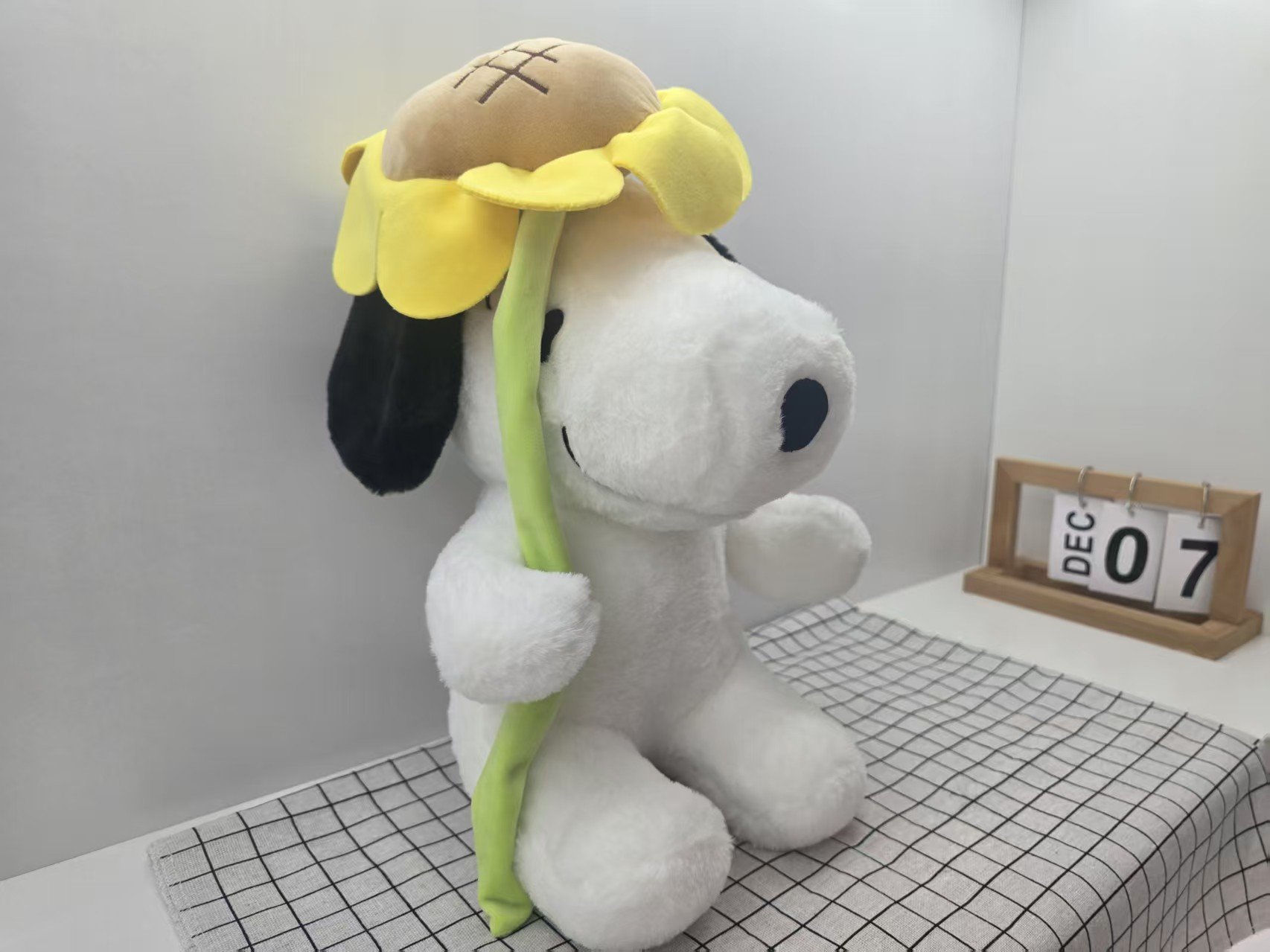 Peluche Snoopy con Girasol Funda 25cm