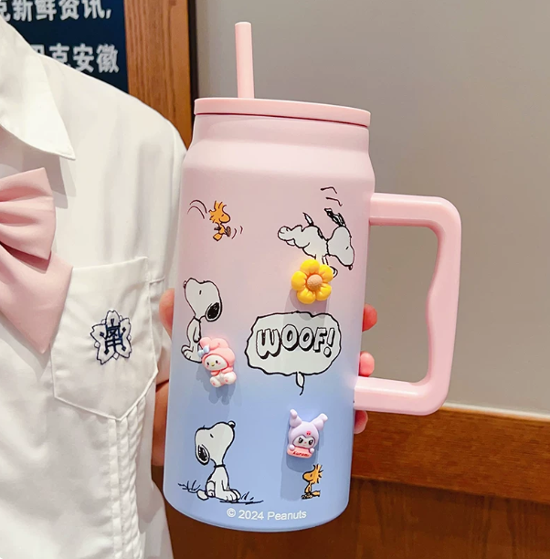 Termo Gigante Snoopy 1500 ml Oficina y Hogar — Vaso Térmico Ice Bullet con Asa y Pajita, Acero Inoxidable 304, Línea 2026 para Mayoristas e Importadores Latinoamericanos
