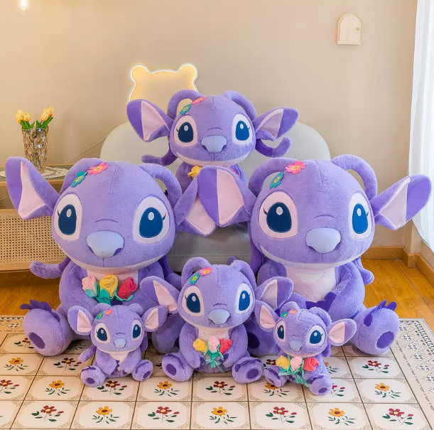 Peluche Stitch Púrpura con Flores, Peluche de Stitch para Regalo de Cumpleaños al por Mayor