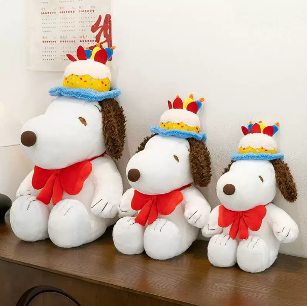 Peluche Snoopy Pastel de Cumpleaños – Muñeco de Perro Kawaii Grande para Dormir y Regalo